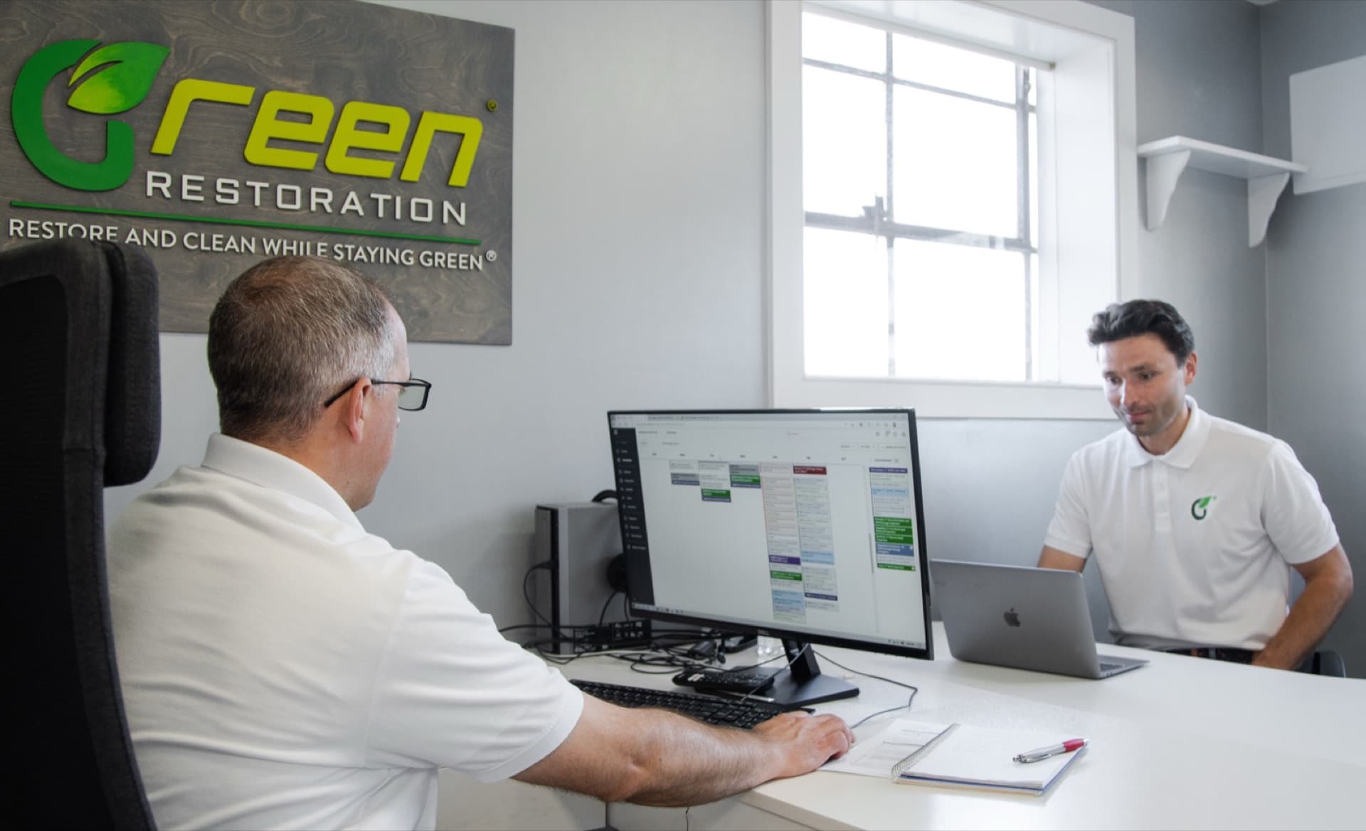 Market Movers team planning a contractor marketing strategy